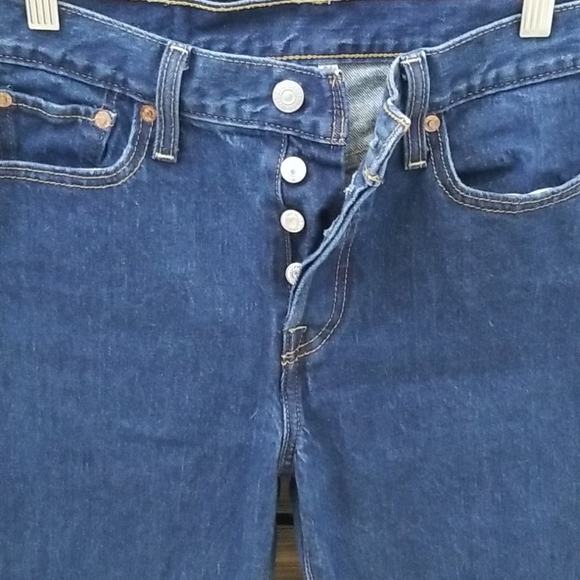 Levi's - Picture 2 of 4